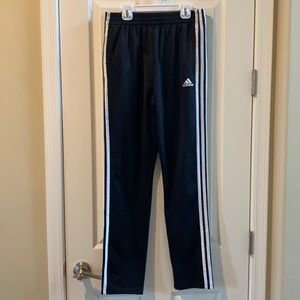 Adidas Boys Black Sweatpants (18/20)